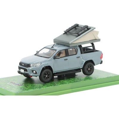 Toyota Hilux šedá TARMAC Models 1:64