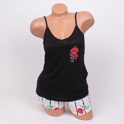 Пижама в черно и бяло с рози