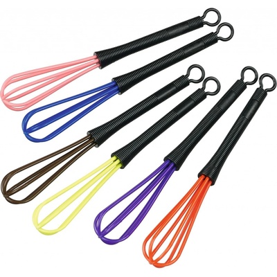 Sibel Metlička na míchání barev S0089021