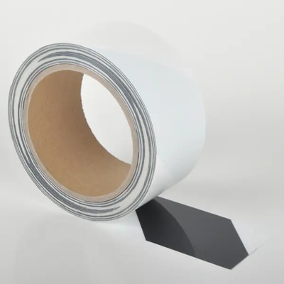 Extra tenká podlahová páska odolná proti znečištění WT-5229, permanentní – polyester, černo‐bílá, 100 mm × 15 m