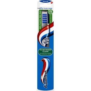 Aquafresh Четка за зъби In between clean, medium