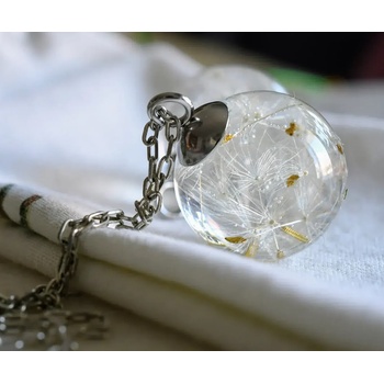 Meganflo Медальон сфера с глухарче в прозрачна смола