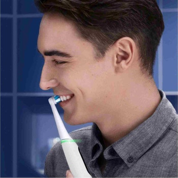 Image 1 of Oral-B iO Series 6 white + case