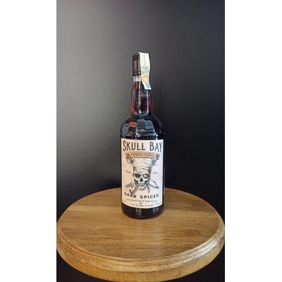 Skull Bay Dark Spiced 37,5% 0,7 l (holá láhev)