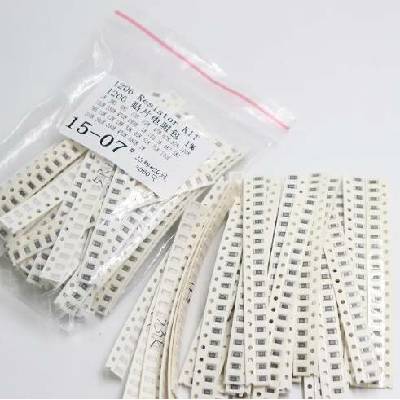 Balení 1206 rezistorů 660kusů