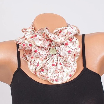 Image 1 of Ефектно фишу в бяло с цветя