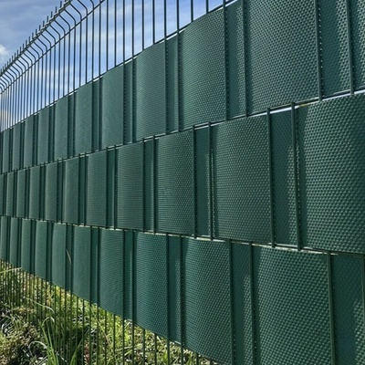 STÍNFOL stínicí výplňový pás do panelového plotu 0,19 m x 26 m, RAL 6005 zelená
