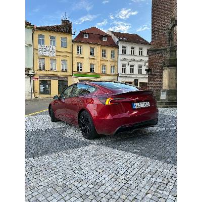 Řidič v Tesle: 20 min. 1699Kč Svitavy