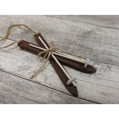 Lyžařský set dřevěný hnědý závěs 12,5cm