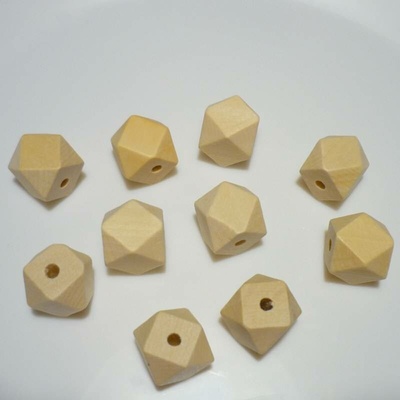 Dřevěný korálek kostička 2,0 x 2,6 cm