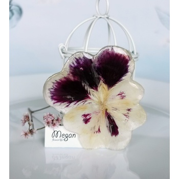 Meganflo Брошка голяма бяло лилава налба