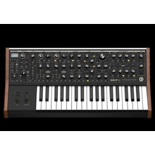 Moog SUB 37