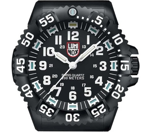Luminox BIG.40