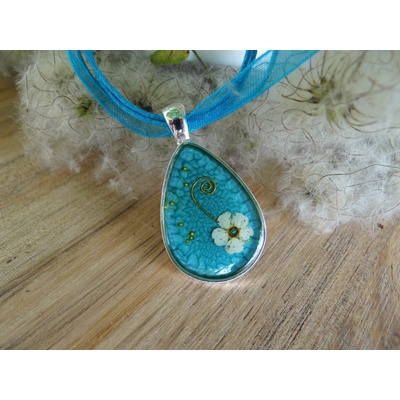 Meganflo Бяла върбинка в тюркоаз - медальон