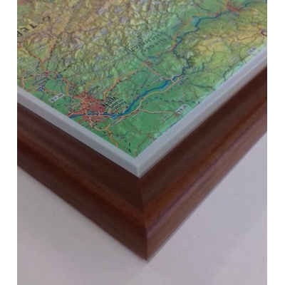 Georelief Českosaské Švýcarsko - nástěnná plastická mapa 80 x 60 cm Varianta: mapa v dřevěném rámu, Provedení: Pinos světle hnědý