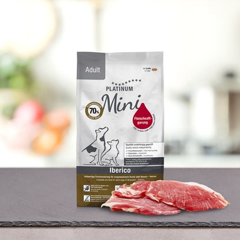PLATINUM Супер премиум храна Platinum Adult Mini Iberico за мини породи със 70% прясно иберийско свинско месо, годно за човешка консумация 900gr