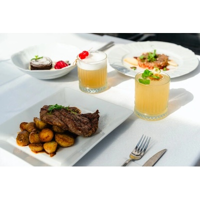Degustační 3chodové signature menu s lahví frizzante v Pytloun Sky Bar pro 2 osoby