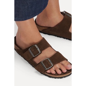 Birkenstock чехли с равна подметка дамски от велур Arizona - answear - 236,46 лв
