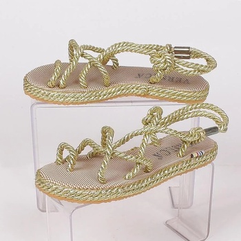 Ефектни сандали от въже в златисто