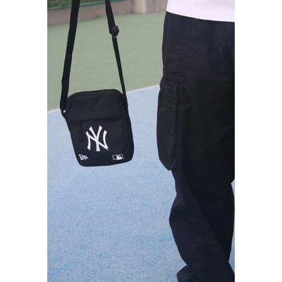 New Era Side Bag malá taška na rameno New York Yankees BLKWHI čierna