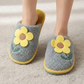 Дамски пантофи в зелено и жълто с цвете