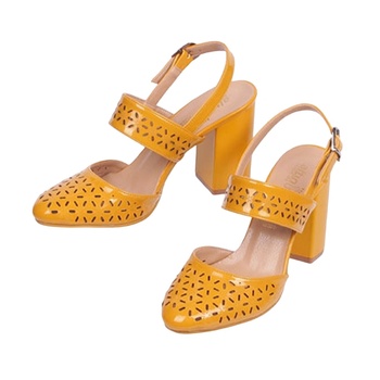 Стилни лачени обувки в наситено жълто с широк ток