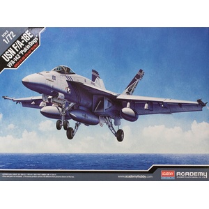 Academy Изтребител USN F/A-18E VF-143 " Pukin Dogs" 1: 72 (12547)
