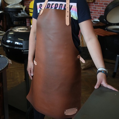 zVostra kožená zástěra Brown design look