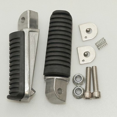 BIKETEC PARTS sada stupaček pasažéra kompletní s upevněním YAMAHA FJR 1300 01-19, FZ1 06-15, FZ6 04-15, XJ6 09-16, XJR 1200/1300 94-18, (nahrazuje originál)
