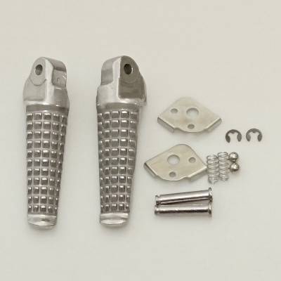 BIKETEC PARTS sada stupaček pasažéra kompletní s upevněním SUZUKI GSXR 600/750 96-05, GSXR 1000 01-04 barva stříbrná