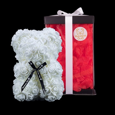 Medvídárek Romantic medvídek z růží 25cm dárkově balený - bílý zasypaný červenými lístky