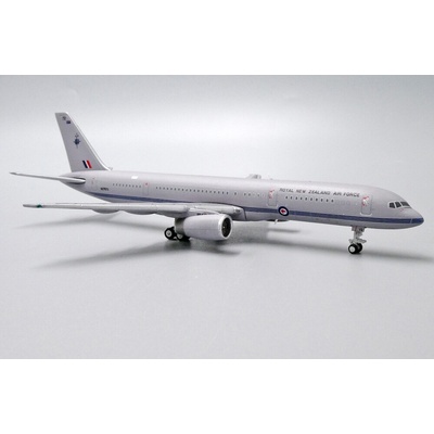 JC Wings B757-2K2 Royal New Zealand Air Force 1:400