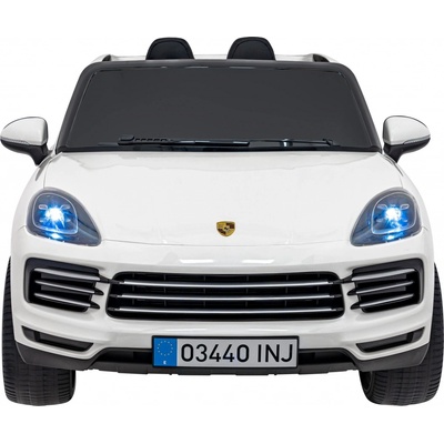 Auto Porsche Cayenne bílá