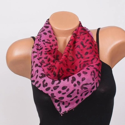 Ефектно фишу в розови нюанси и черен акцент