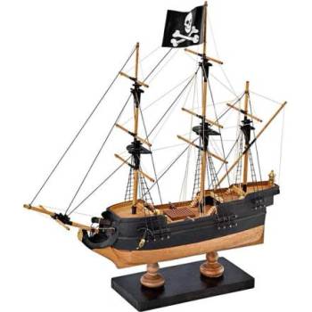 Amati Пиратски кораб 1: 135 First step kit