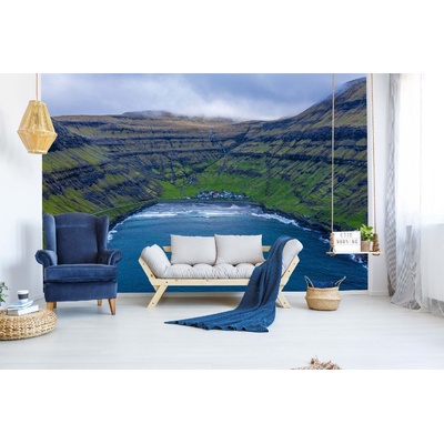 DIMEX ART Самозалепваща се флизелинова фототапета село на брега 375 x 250 см