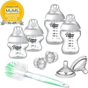 Tommee Tippee Стартов комплект за новородено с 4 бр. шишета + 2 бр. биберони + 2 бр. залъгалки + четка за почистване на шишета
