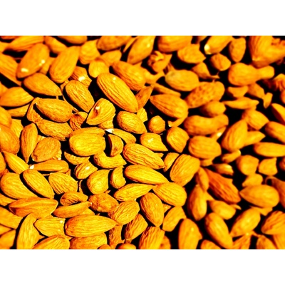 Olejářství Mandle natural celé 27/30 1000 g