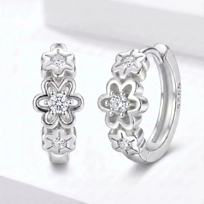 Elanis Jewel Stříbrné náušnice Okouzlující kvítky s čirými zirkony EJ00824