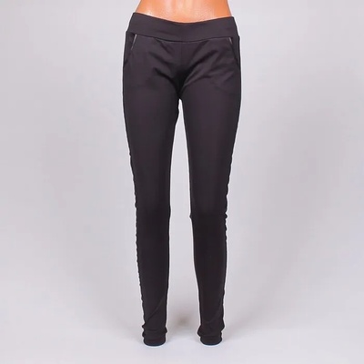 Дамски клин в черен цвят със сатенена лента отстрани