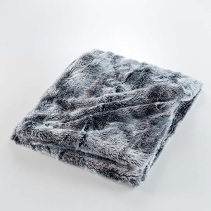 douceur d'intérieur Сиво одеяло от изкуствена кожа 180x220 cm Antartic - douceur d'intérieur (1606542)