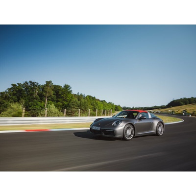 Jazda v Porsche 911 Carrera na polygóne