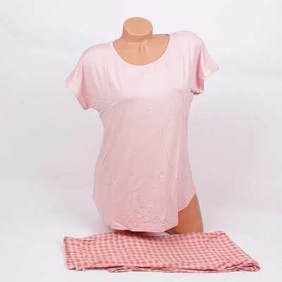 Дамска пижама в розово и каре