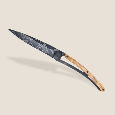 Deejo 1GB179 37g black Capricorn olive wood