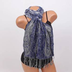  Дамски шал в цвят индиго с ефектен десен и ламе