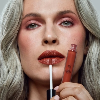 Und Gretel Organická veganská tekutá rtěnka KUS Marsala 04 2,5 ml