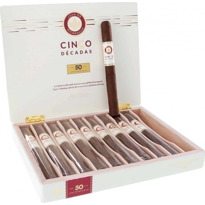 Joya DE NICARAGUA CINCO DECADAS EL GENERAL 10 ks