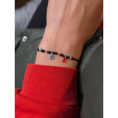 Червен конец със седем възела