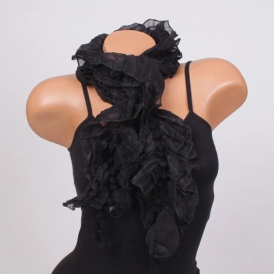 Дамски моден шал в черно с топчета