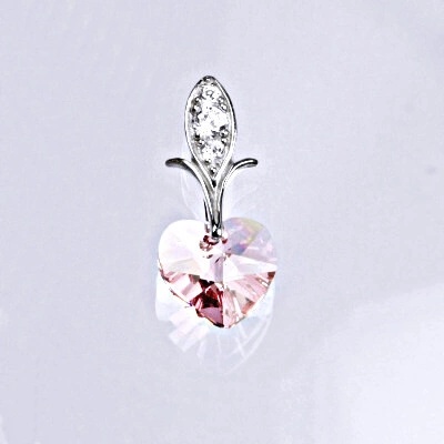 Čištín Stříbrný přívěšek s krystalem Swarovski rose, srdce P 1404